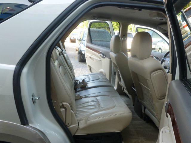 2005 Buick Rendezvous GS 460 Sedan 4D