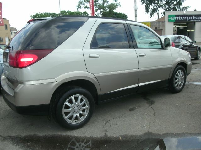 2005 Buick Rendezvous GS 460 Sedan 4D