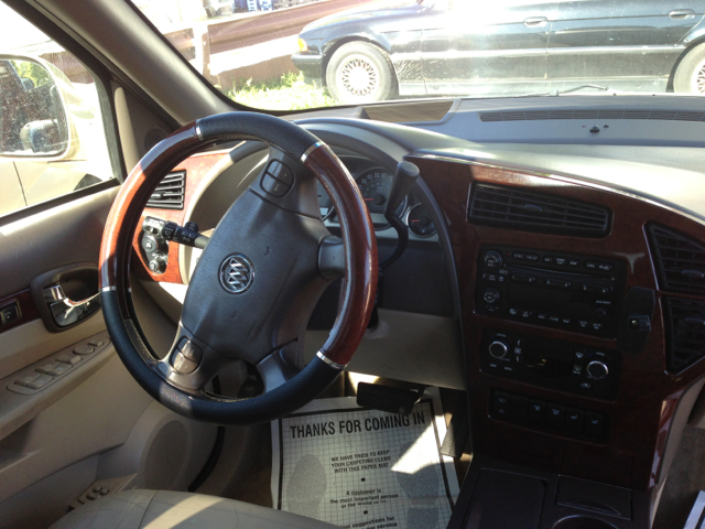 2005 Buick Rendezvous GS 460 Sedan 4D