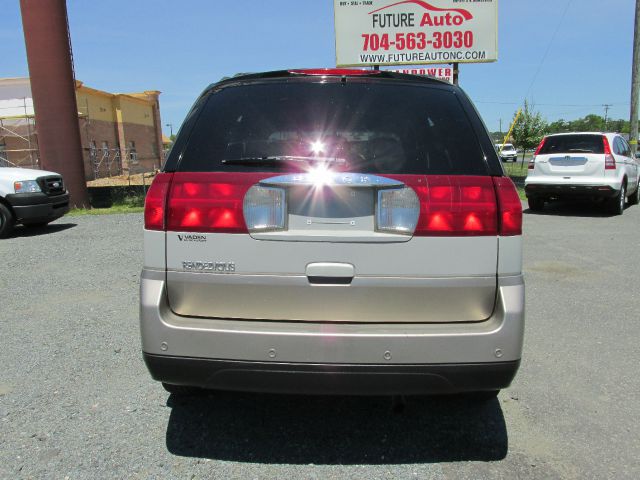 2005 Buick Rendezvous GS 460 Sedan 4D