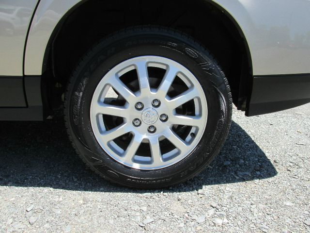 2005 Buick Rendezvous GS 460 Sedan 4D