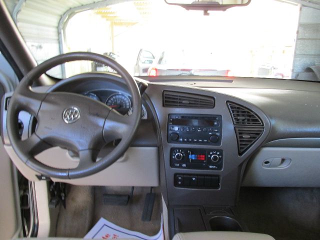2005 Buick Rendezvous GS 460 Sedan 4D