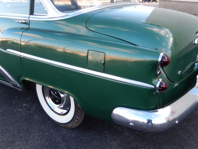 1953 Buick Riviera 4dr LX Deluxe