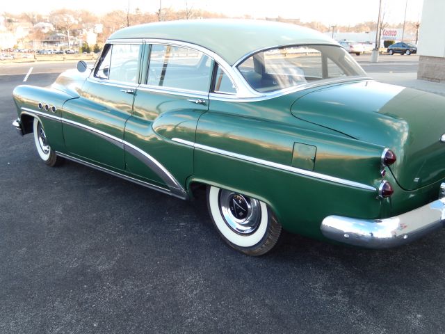 1953 Buick Riviera 4dr LX Deluxe