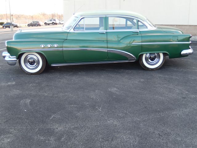 1953 Buick Riviera 4dr LX Deluxe