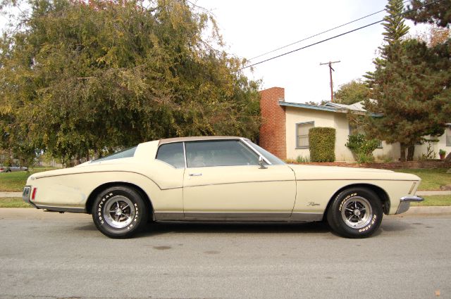 1972 Buick Riviera 4dr CX FWD