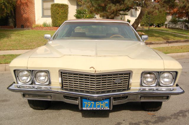 1972 Buick Riviera 4dr CX FWD