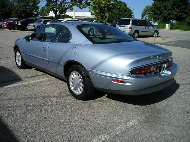 1995 Buick Riviera Unknown