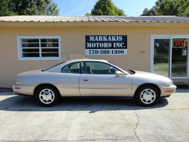1999 Buick Riviera Base