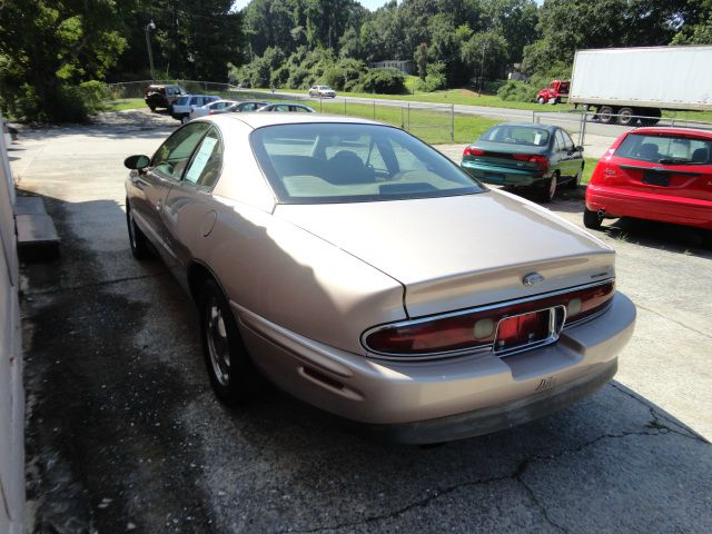 1999 Buick Riviera Base