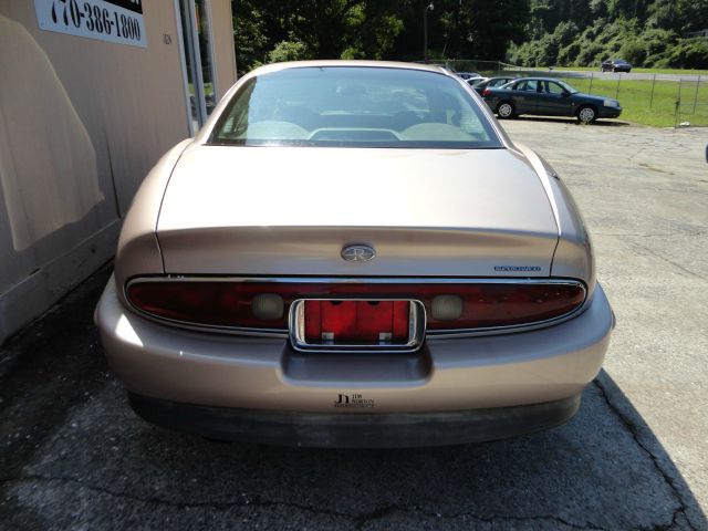 1999 Buick Riviera Base
