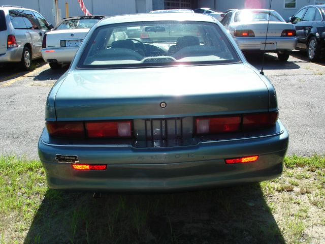 1997 Buick Skylark 4dr Sdn GXE Auto