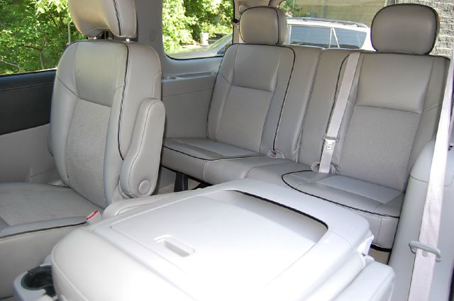 2005 Buick Terraza GS 460 Sedan 4D