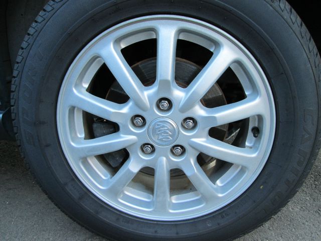 2005 Buick Terraza GS 460 Sedan 4D