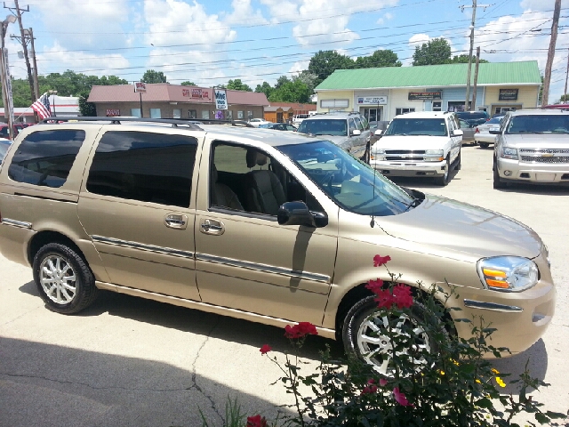 2005 Buick Terraza GS 460 Sedan 4D