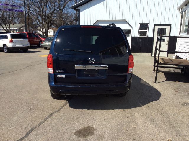 2006 Buick Terraza GS 460 Sedan 4D