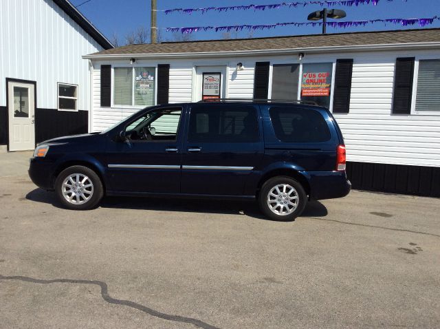 2006 Buick Terraza GS 460 Sedan 4D