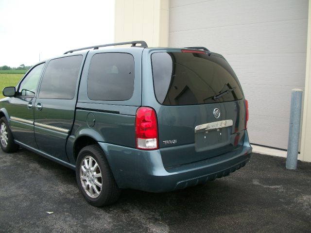 2006 Buick Terraza GS 460 Sedan 4D