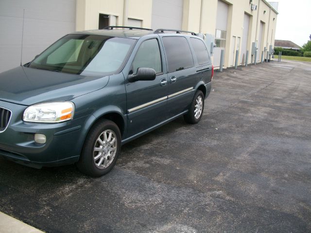 2006 Buick Terraza GS 460 Sedan 4D