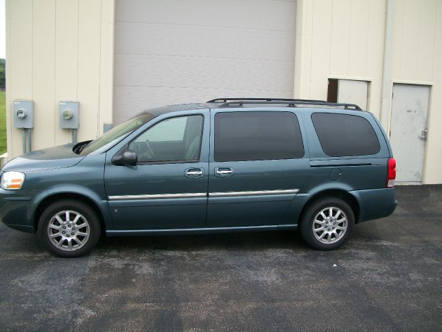 2006 Buick Terraza GS 460 Sedan 4D