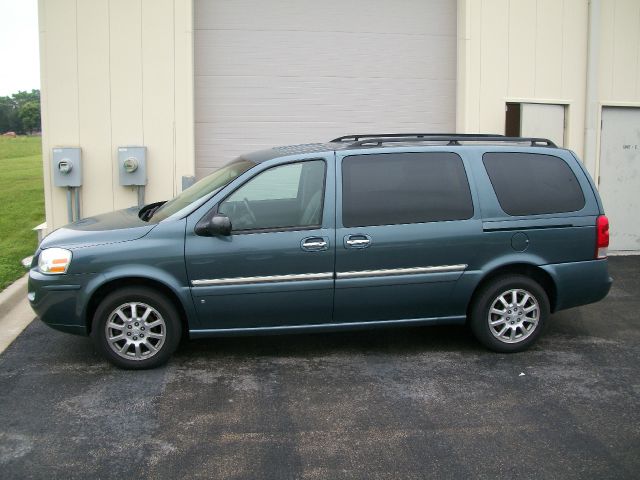 2006 Buick Terraza GS 460 Sedan 4D