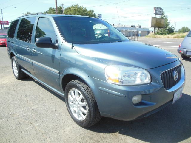 2006 Buick Terraza GS 460 Sedan 4D