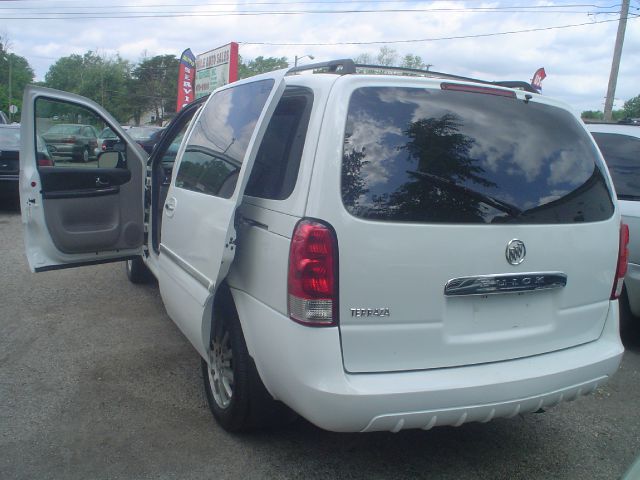 2006 Buick Terraza GS 460 Sedan 4D
