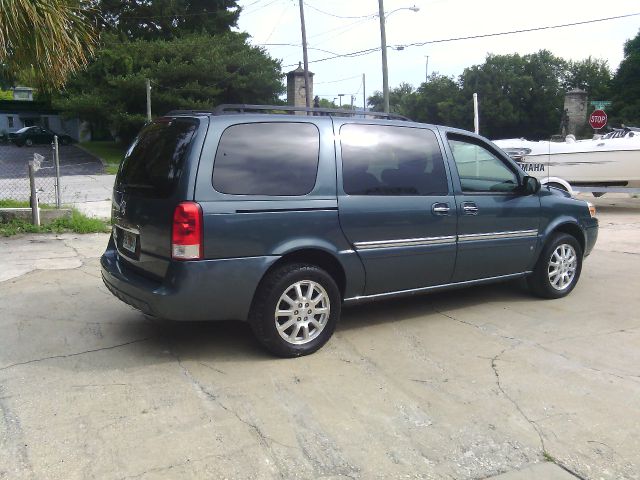 2006 Buick Terraza GS 460 Sedan 4D