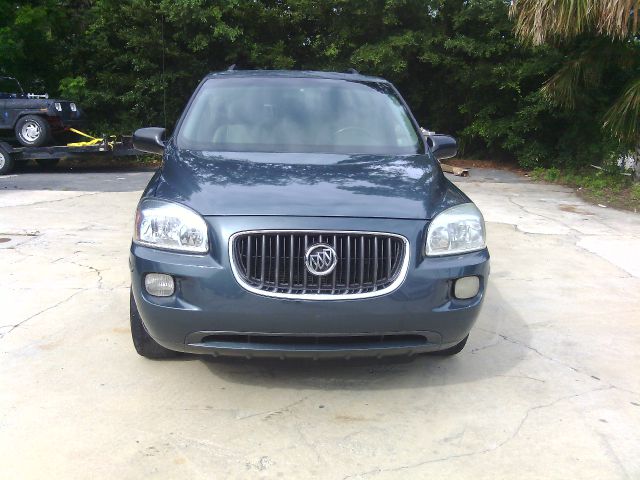 2006 Buick Terraza GS 460 Sedan 4D