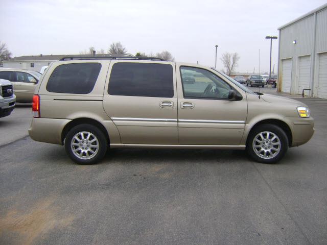 2006 Buick Terraza GS 460 Sedan 4D