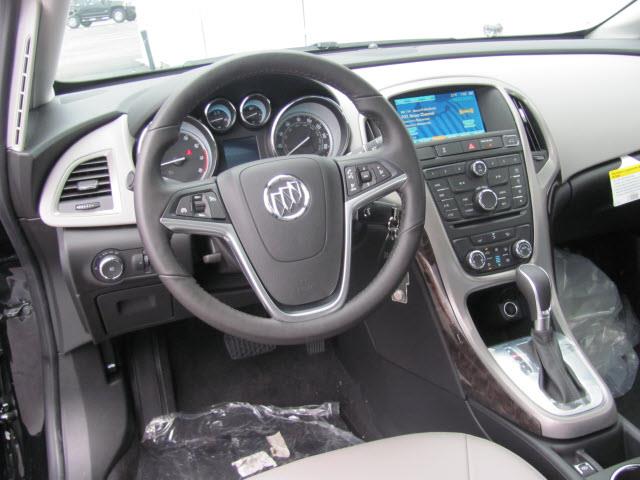 2013 Buick Verano Turbo / Komfort