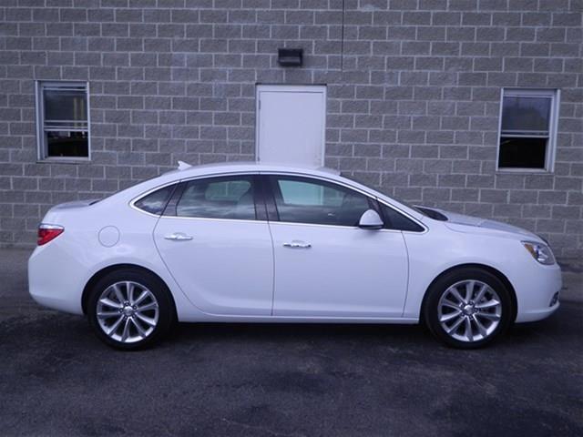 2013 Buick Verano Turbo / Komfort