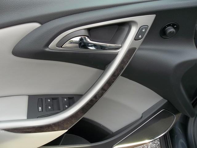 2013 Buick Verano SE Sedan