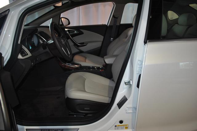 2013 Buick Verano Turbo / Komfort