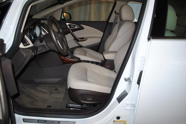 2013 Buick Verano Turbo / Komfort