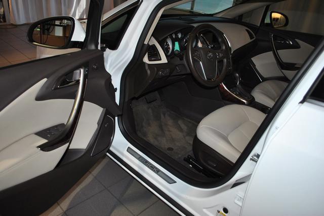 2013 Buick Verano Turbo / Komfort