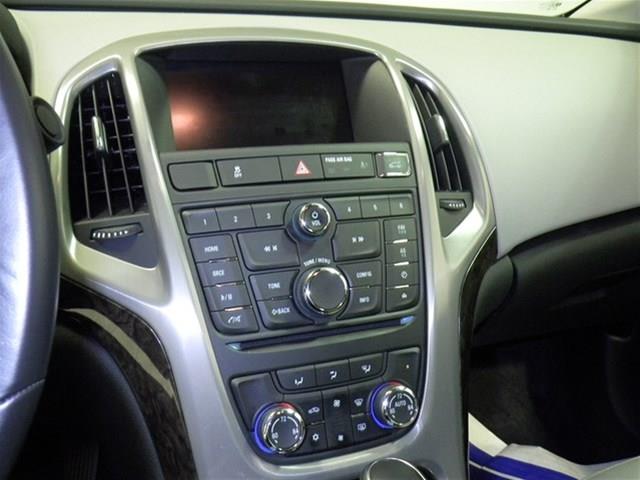 2013 Buick Verano Turbo / Komfort