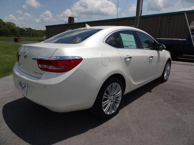 2013 Buick Verano Turbo / Komfort