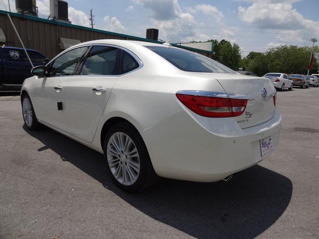 2013 Buick Verano Turbo / Komfort