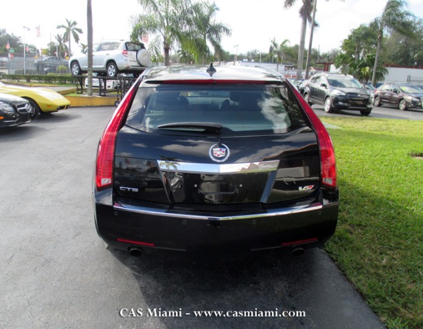 2013 Cadillac CTS-V CE Van