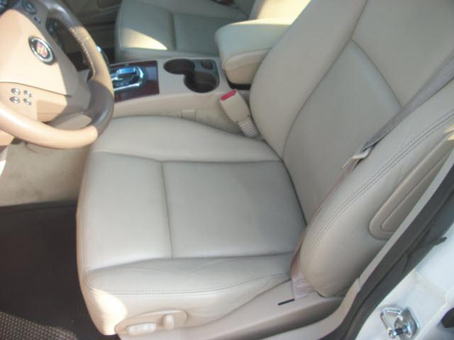 2007 Cadillac CTS REG 120.5wb 4X4 SLT