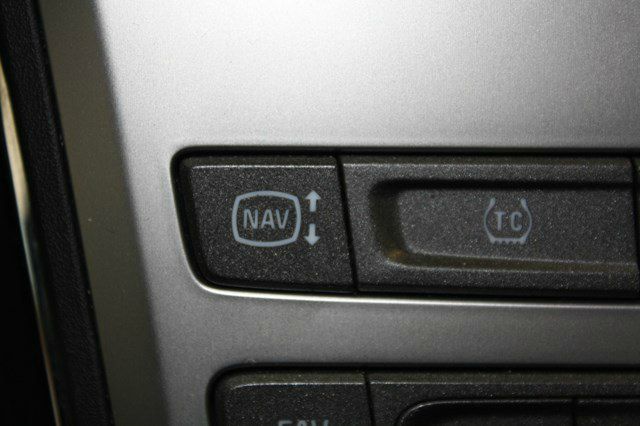 2010 Cadillac CTS 2010 Volkswagen SE