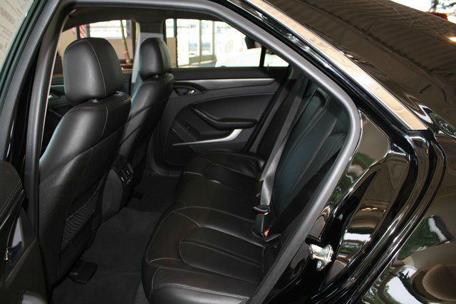 2010 Cadillac CTS 2010 Volkswagen SE