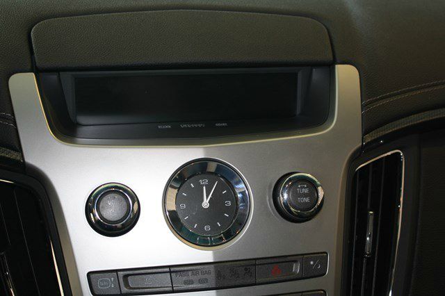 2010 Cadillac CTS 2010 Volkswagen SE