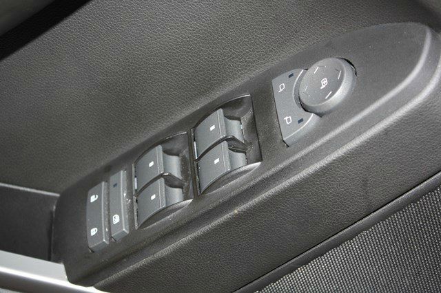 2010 Cadillac CTS 2010 Volkswagen SE