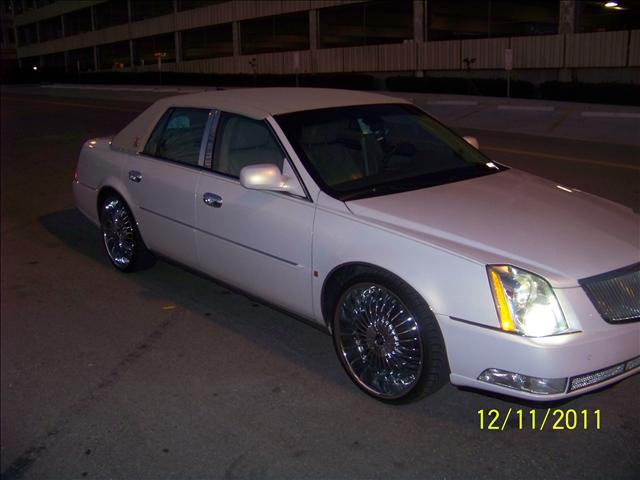 2006 Cadillac DTS Platinum Pickup 4D 5 1/2 Ft