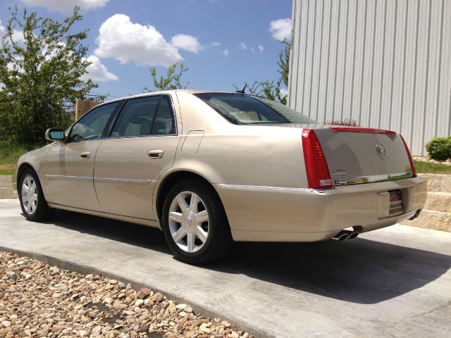 2006 Cadillac DTS 2WD Supercrew Styleside 5-1/2 Ft Box XLT