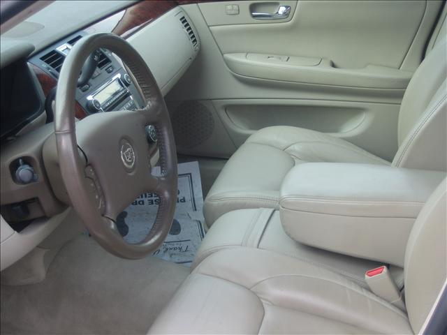 2006 Cadillac DTS Base