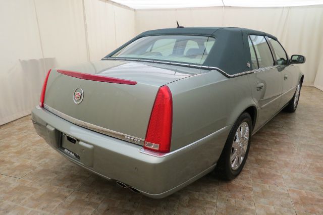2006 Cadillac DTS T6 Sport Utility 4D