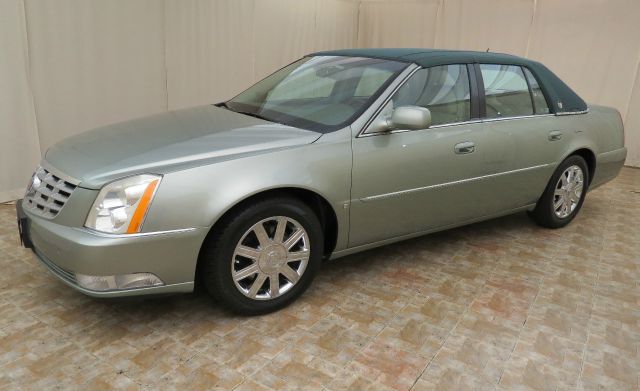 2006 Cadillac DTS T6 Sport Utility 4D